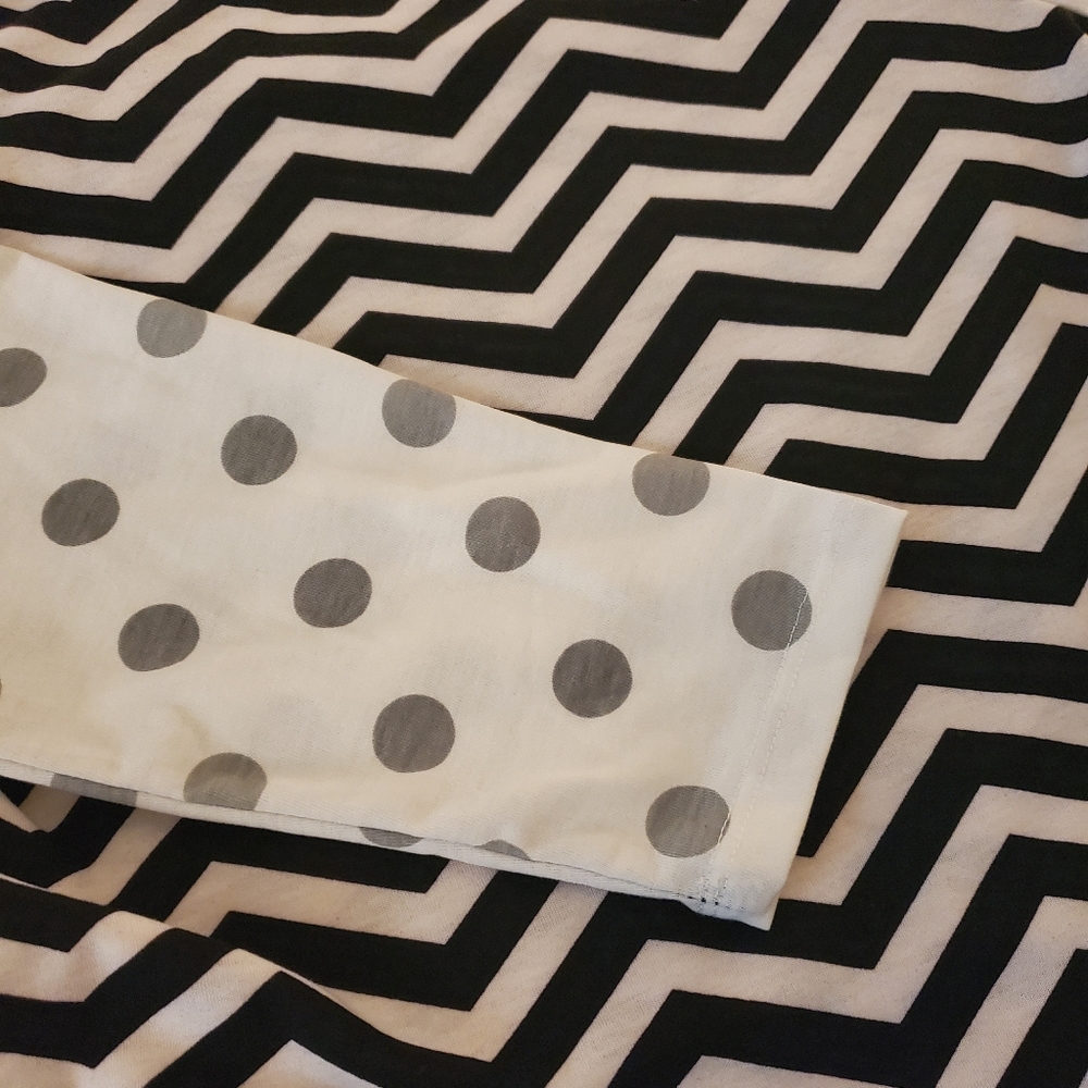 🌟NWT🌟 Fun LuLaRoe Randy Top - Picture 3 of 5